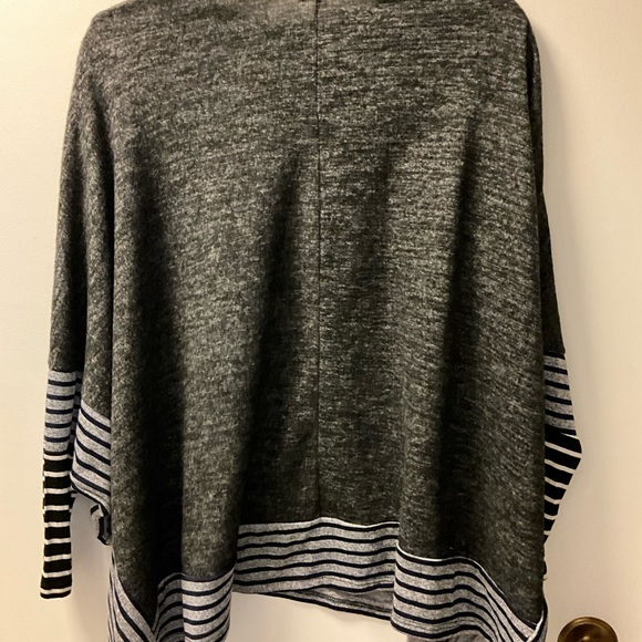 Eloges Poncho Tunic w/Stripe Trim  | EGS Size Small - Picture 6 of 8